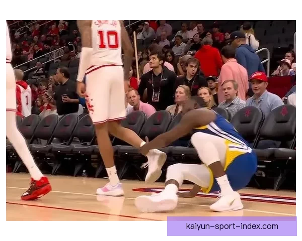 勇士掘金激烈冲突三人被吹技术犯规 小佩顿撞倒对手遭遇一级恶犯